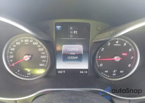 2016 Mercedes-Benz C 300 4Matic z USA, uszkodzony, nr VIN 55SWF4KBXGU127301